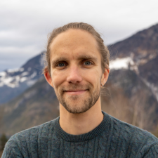 Avatar for Julian Oes from gravatar.com