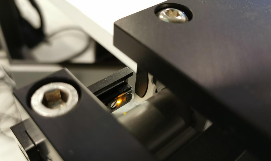 Negative end switch (set on right side)