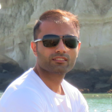 Avatar for Arman Roomana from gravatar.com