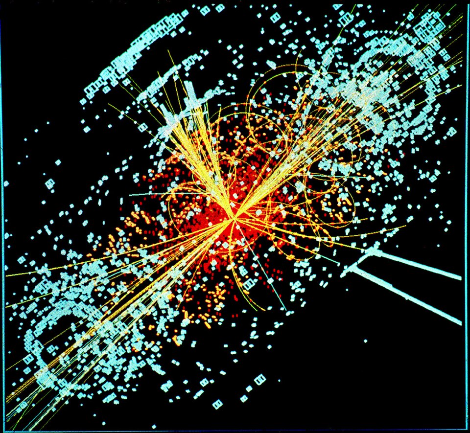 simulated Higgs decay event display in the CMS detector