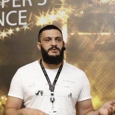 Avatar for Adriano Canofre from gravatar.com