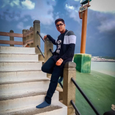 Avatar for Meet Nakum from gravatar.com