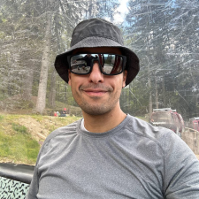 Avatar for Raphael Feikert from gravatar.com