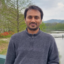 Avatar for Istiaque Ahmed from gravatar.com