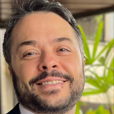 Avatar for Hugo Saporetti Junior from gravatar.com